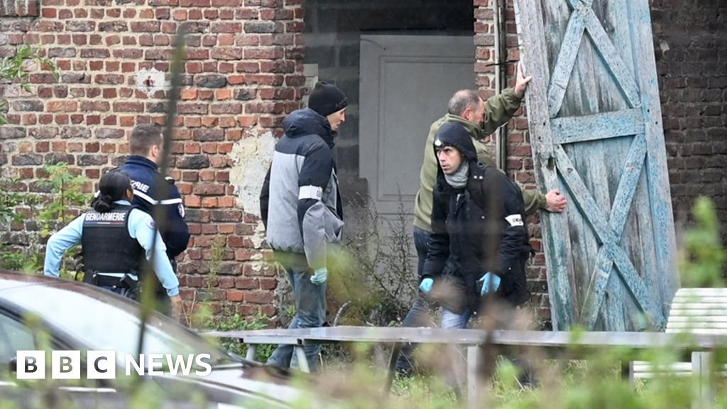 French tax inspector killed during visit to antique dealer