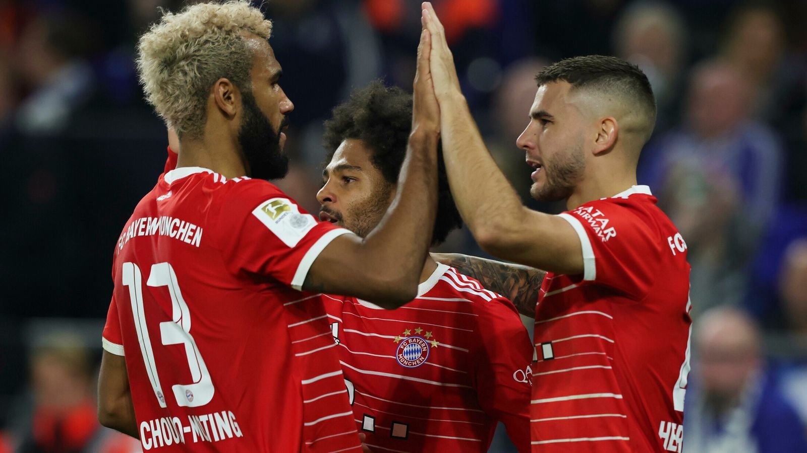 Eric Maxim Choupo-Moting and Lucas Hernendez celebrate