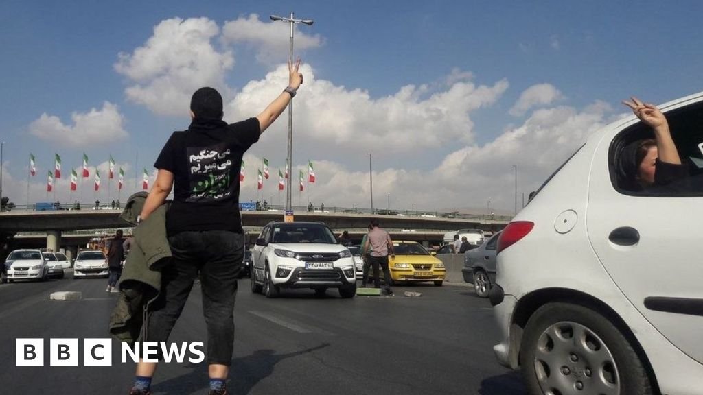 Iran protests: Ex-president Khatami says rulers must heed protesters' demands
