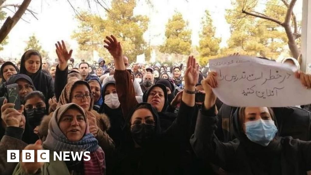 Iran investigates poisoning of hundreds of schoolgirls with toxic gas