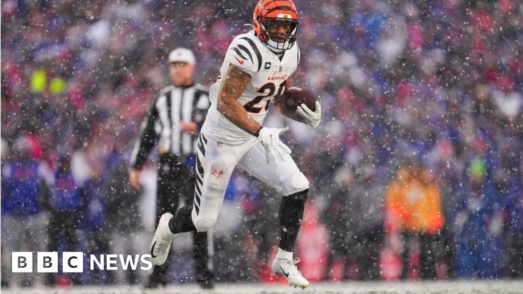 Joe Mixon: Police enter NFL star's home after shots reported
