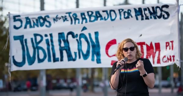 Uruguayans go on strike against social security reforms