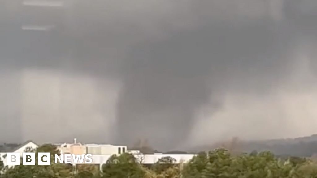 Little Rock: Emergency declared after 'devastating' tornado