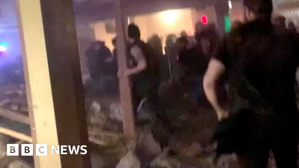 US tornadoes leave four dead, including one at Illinois music gig