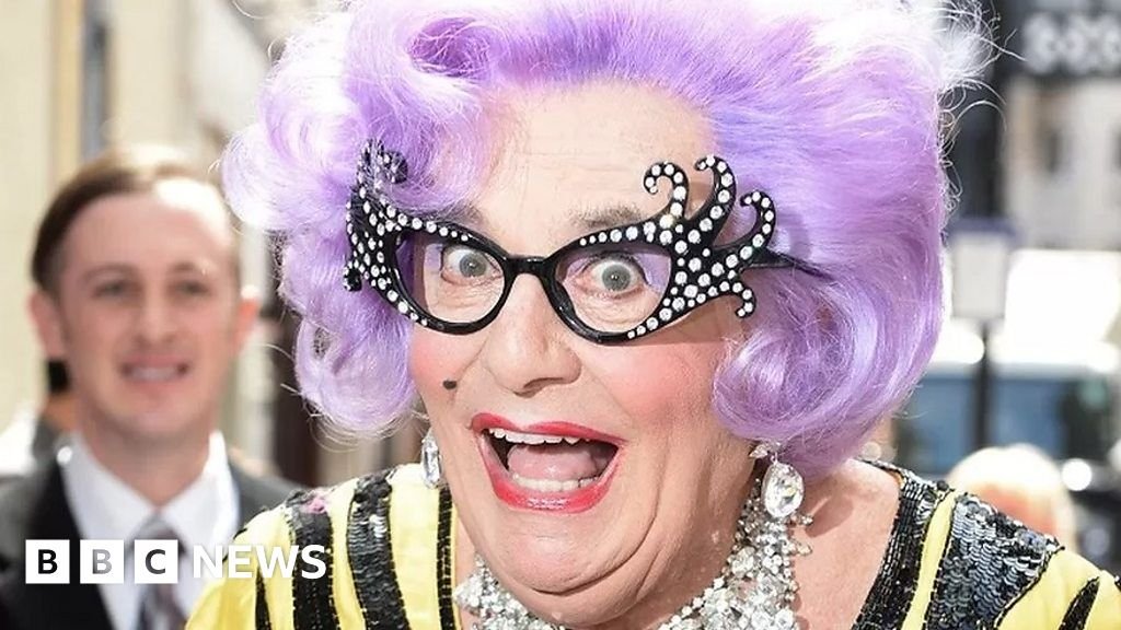 Dame Edna's funniest moments in 60 seconds