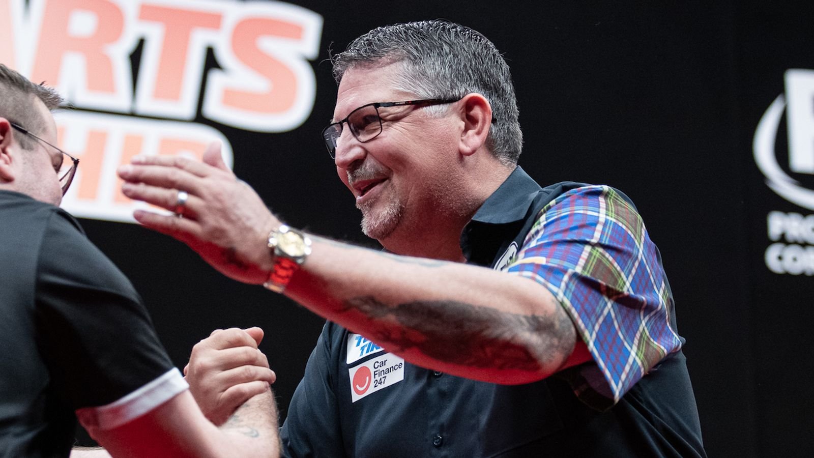 Dutch Darts Championship: Gary Anderson and Raymond van Barneveld suffer defeat