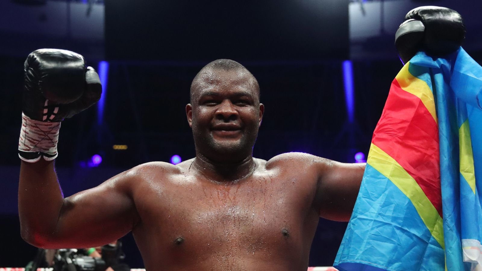 Martin Bakole smashes the 'Hulk' Ihor Shevadzutskyi and calls out Dillian Whyte, Daniel Dubois, Oleksandr Usyk and Deontay Wilder