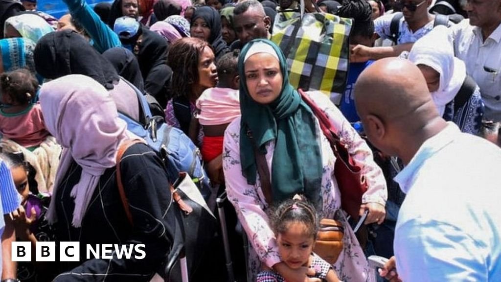 Sudan crisis: Chaos at port as thousands rush to leave