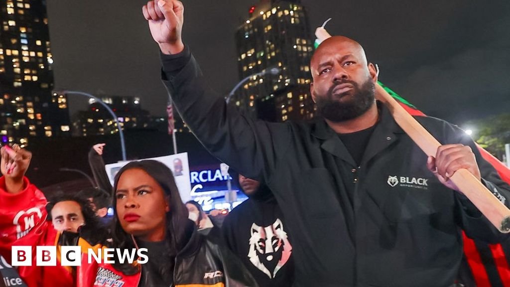 Daniel Penny: Ex-Marine defends NYC subway chokehold