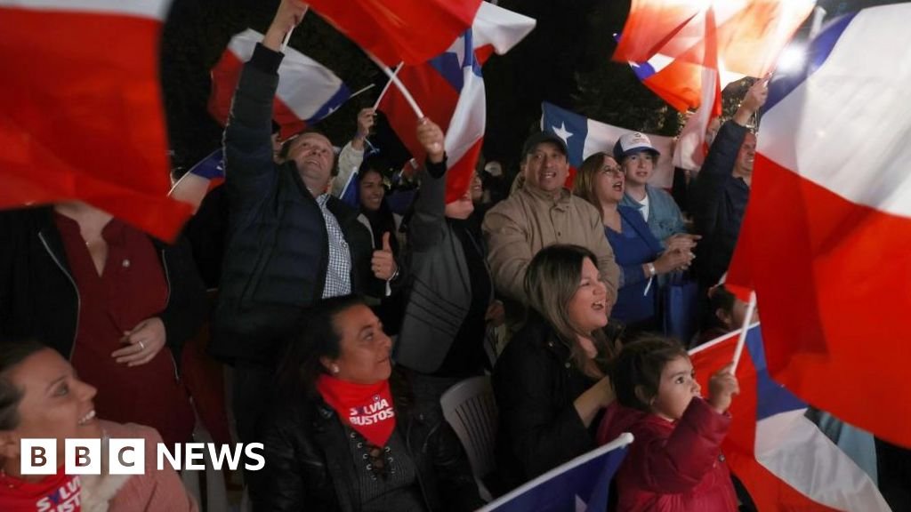 Chile constitution: Far-right party biggest in new assembly