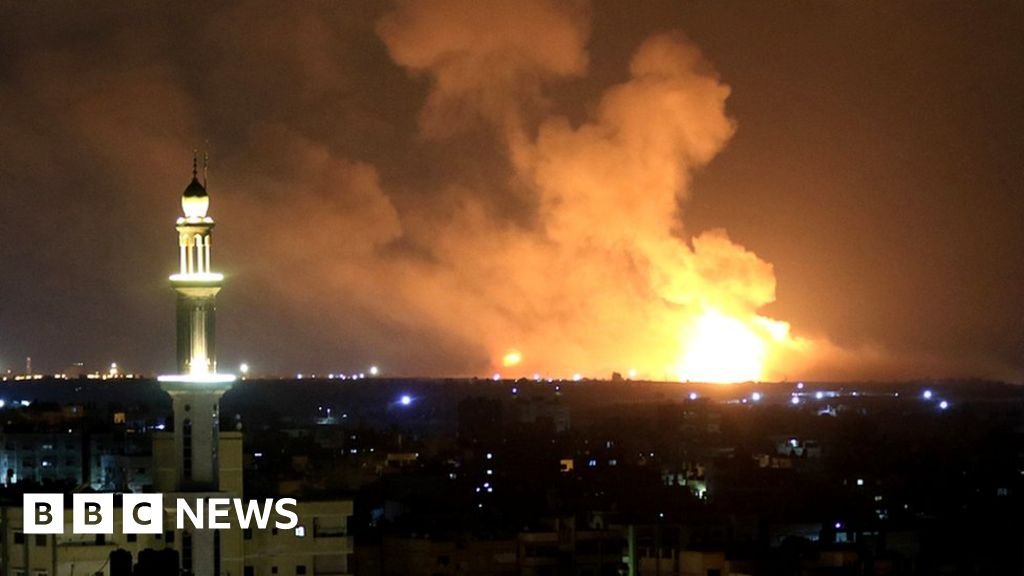 Israel Gaza strikes kill top militants and 10 civilians