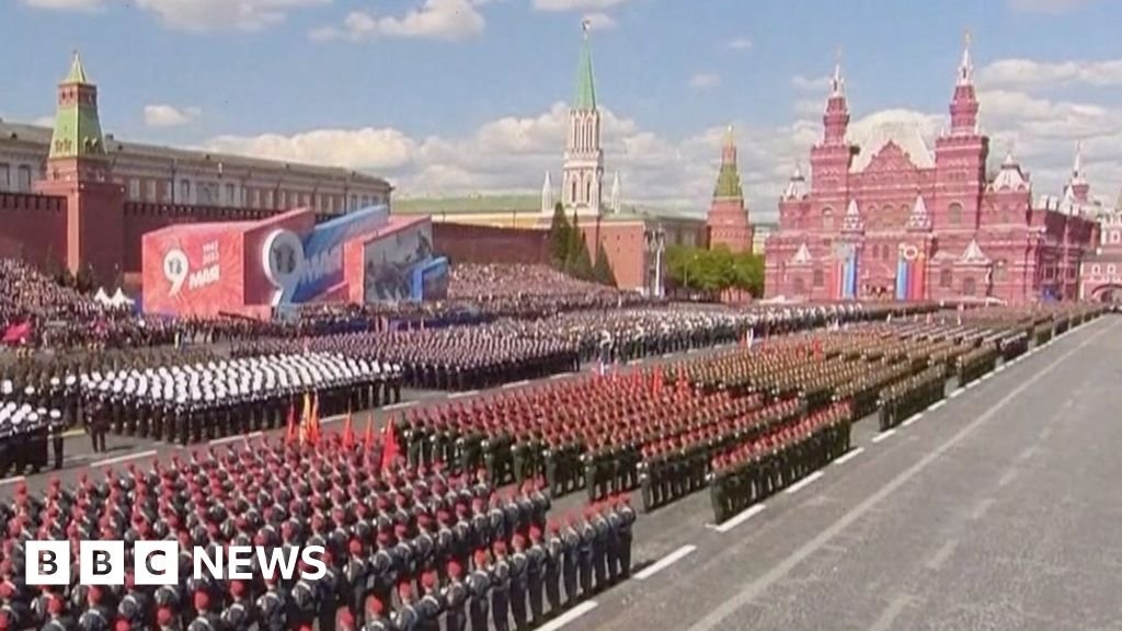 Russia's 'nervous' Victory Day parade... in 78 seconds