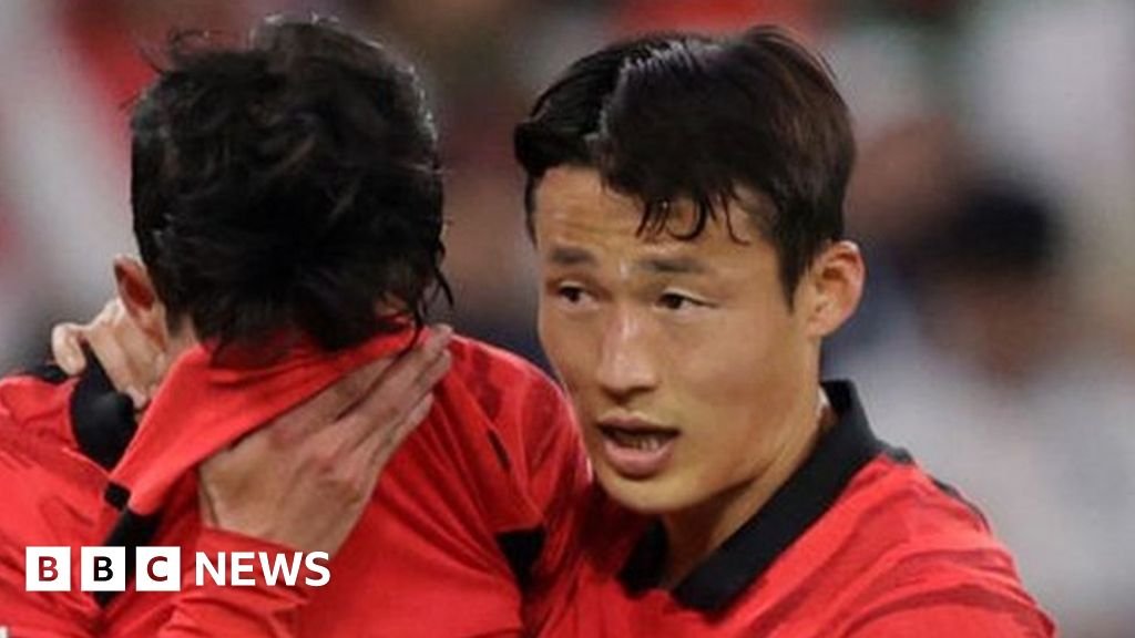 Son Jun-ho: South Korean football player detained in China - reports