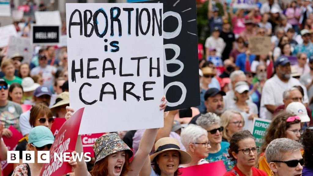 North Carolina abortion: Lawmakers override governor's veto on 12-week ban