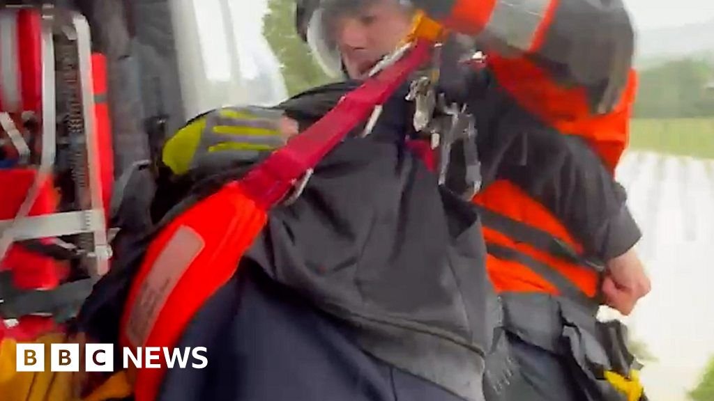 Elderly couple rescued from roof during Italy floods