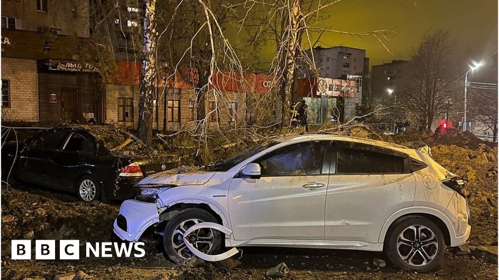 Ukraine war: Fleeing Belgorod residents told to stay away