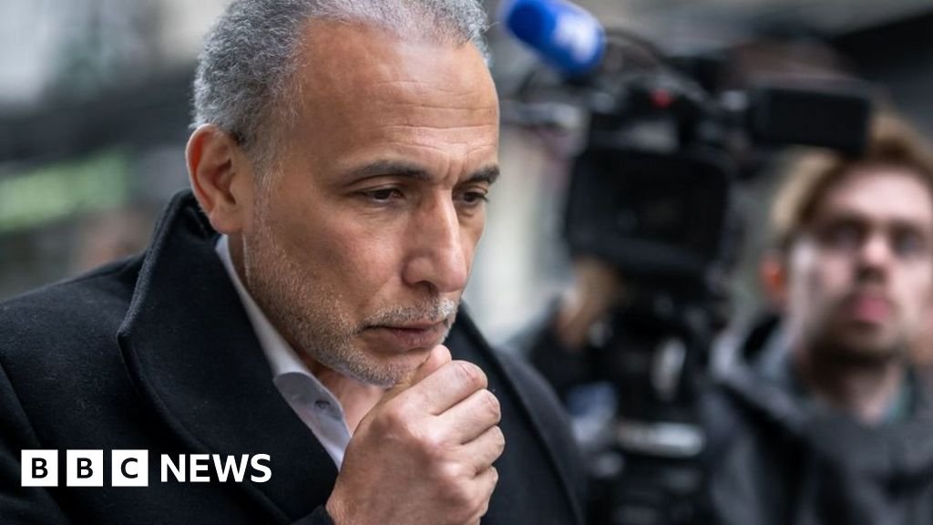 Tariq Ramadan: Islam scholar cleared of Swiss rape charges