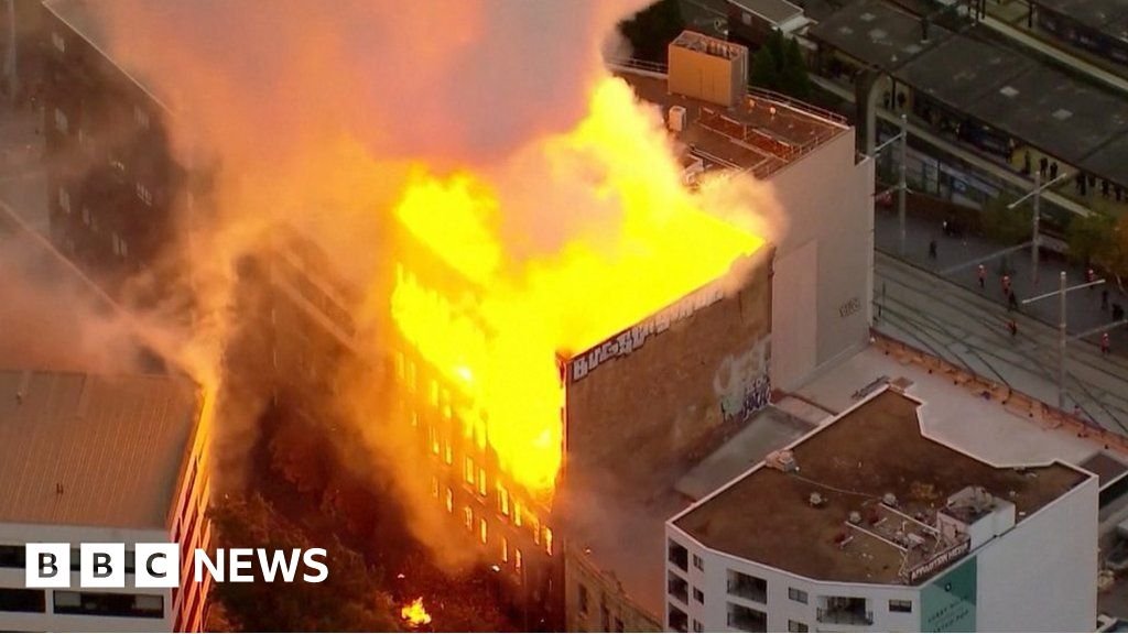 Teens hand themselves in to police over Sydney fire