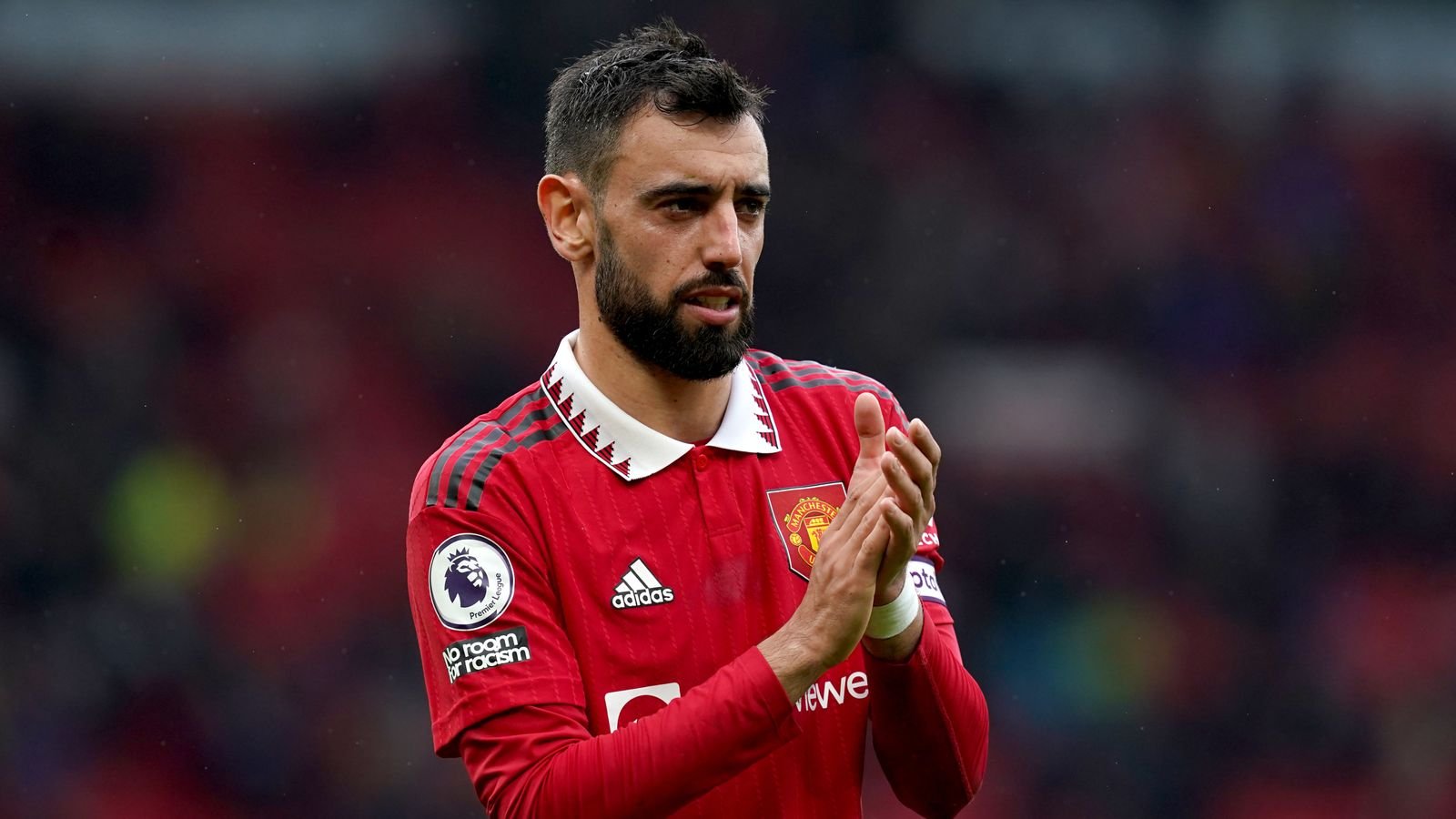 Man Utd midfielder Bruno Fernandes targeting 'bigger things' as club fights for Champions League