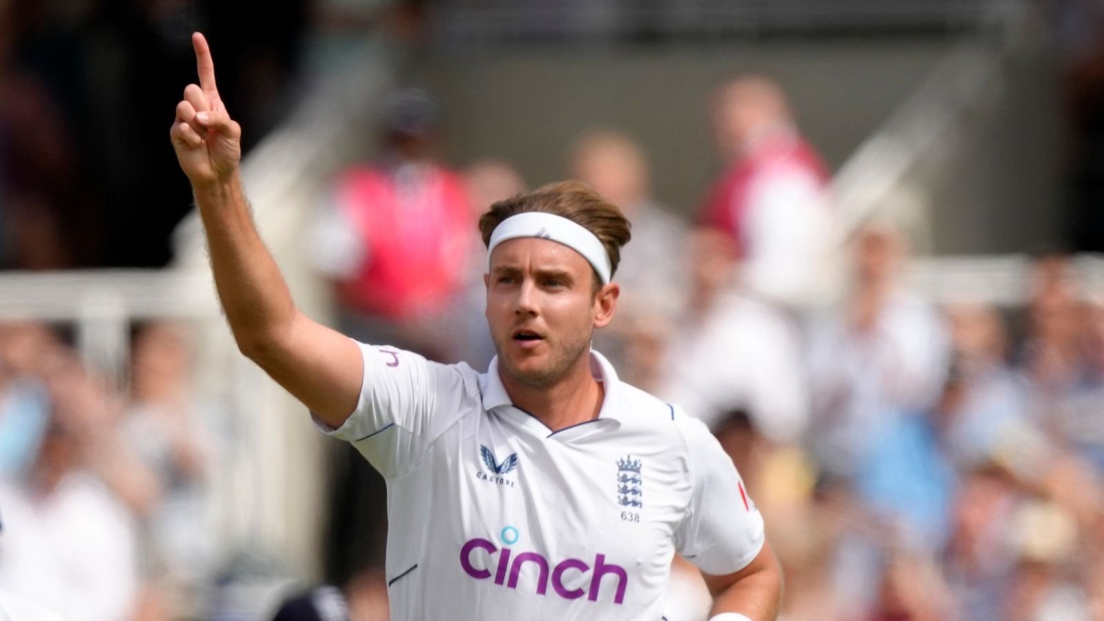 England's Stuart Broad celebrates taking the wicket of South Africa's Marco Jansen during the third day of the test match between England and South Africa at Lord's (AP Photo/Kirsty Wigglesworth)