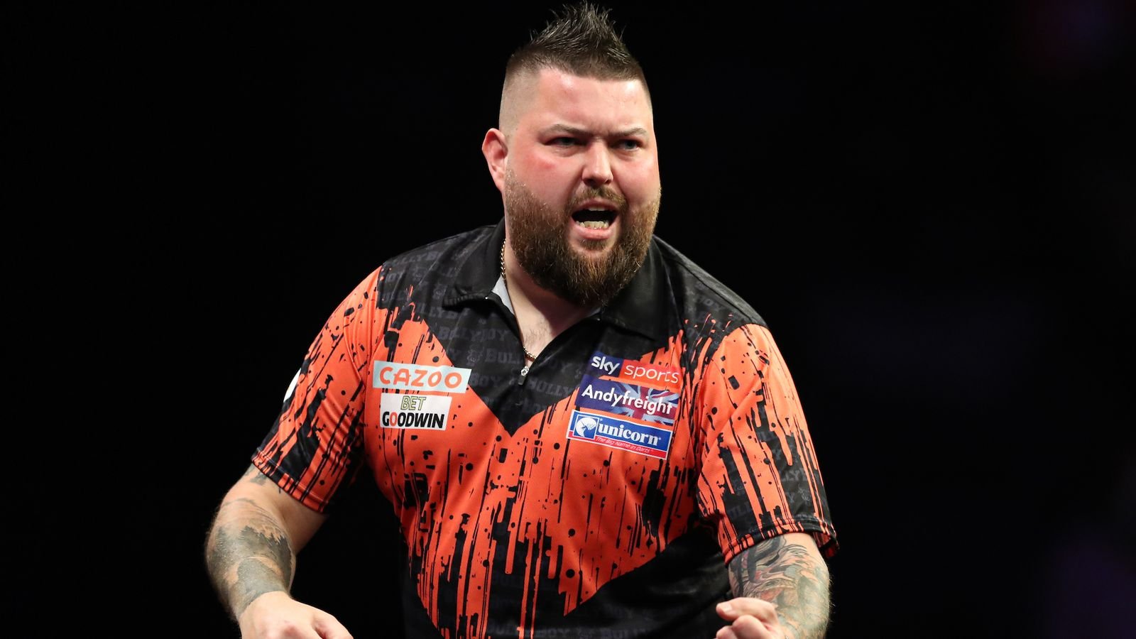 Premier League Darts: Michael Smith defeats Nathan Aspinall, Michael van Gerwen and Jonny Clayton to win in Manchester