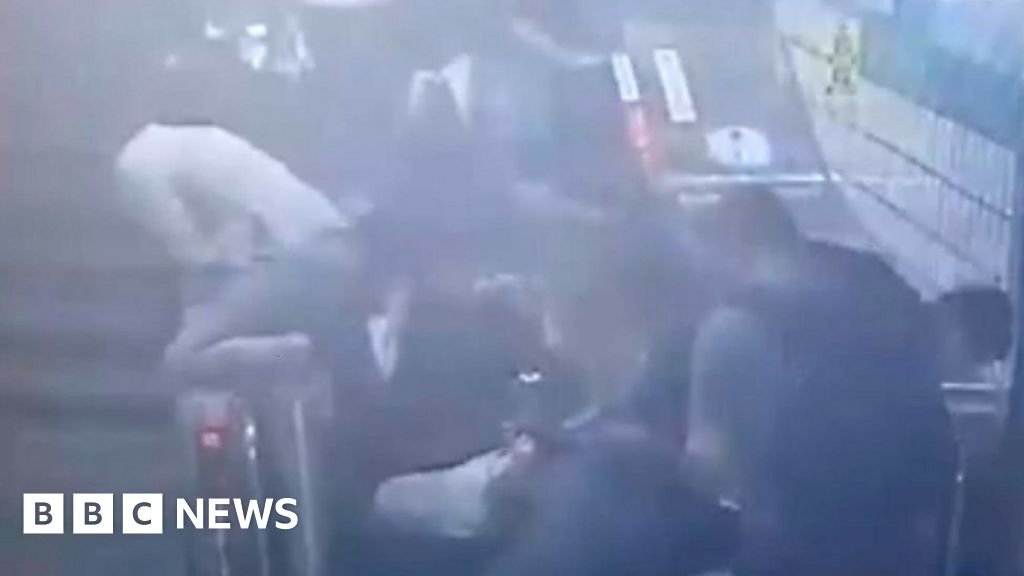 Watch: Chaotic scenes as busy escalator switches direction