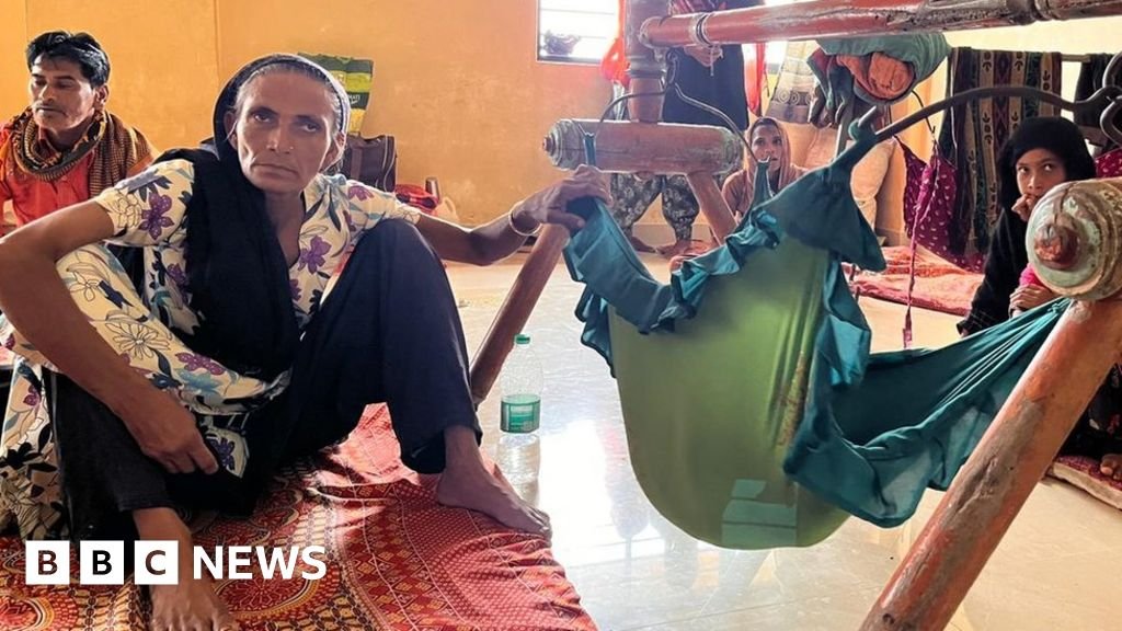 Cyclone Biparjoy: More than 170,000 evacuated as India, Pakistan brace for storm