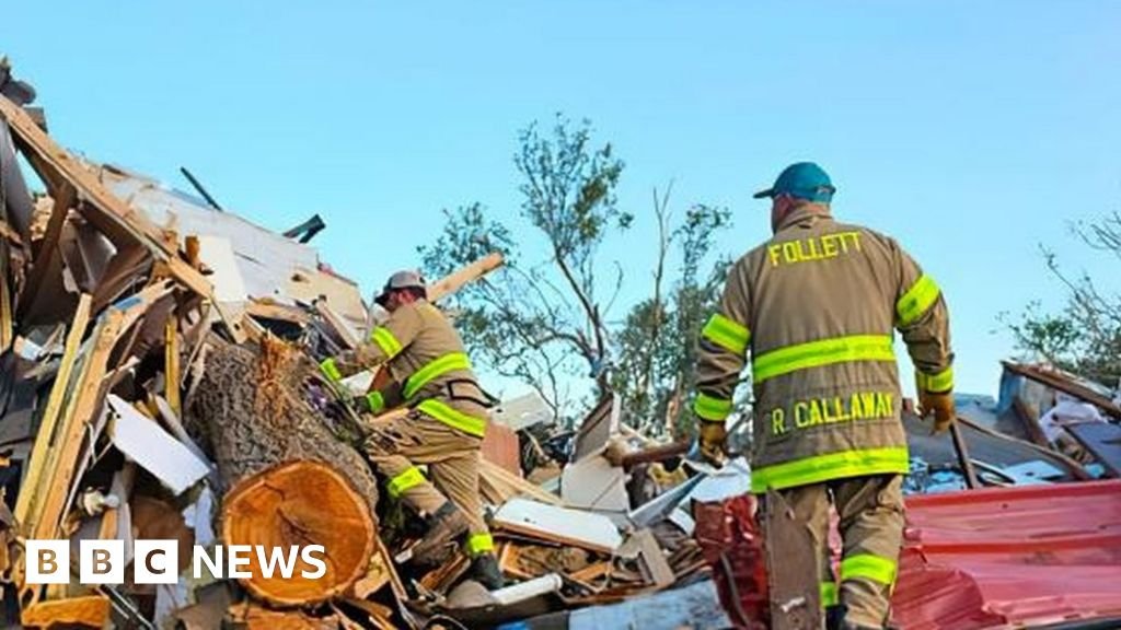US weather: Texas braces for heatwave after deadly tornado
