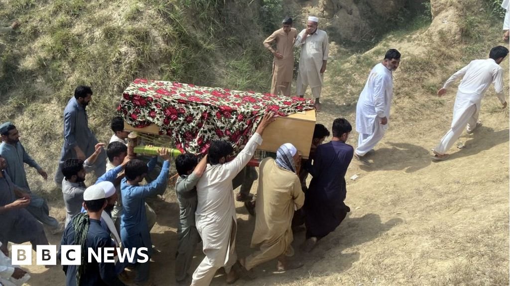 Pakistan explosion: Eyewitness describes doomsday scenes