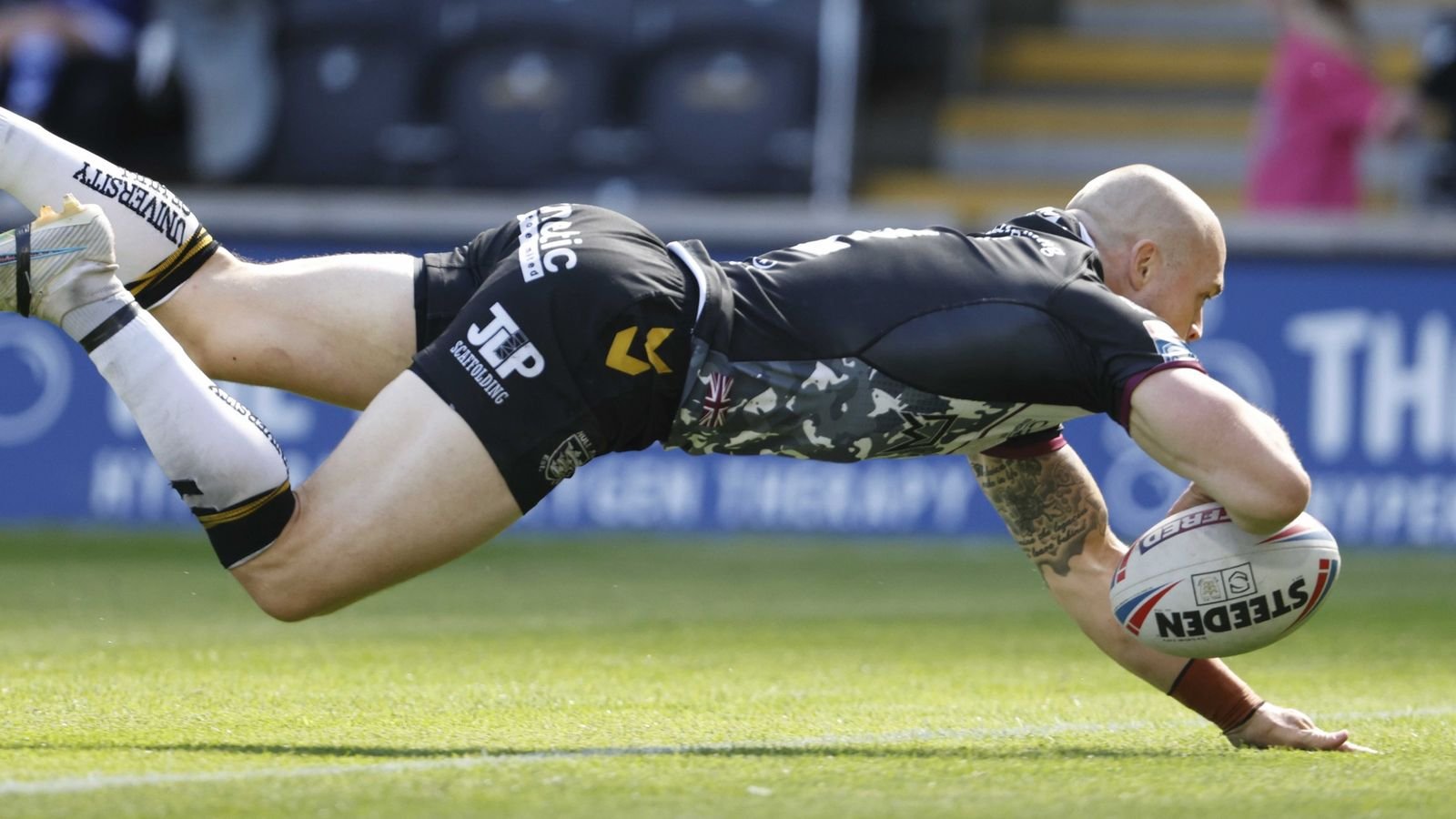 Hull FC 36-18 Castleford: Second-half try blitz piles Super League relegation pressure on Tigers