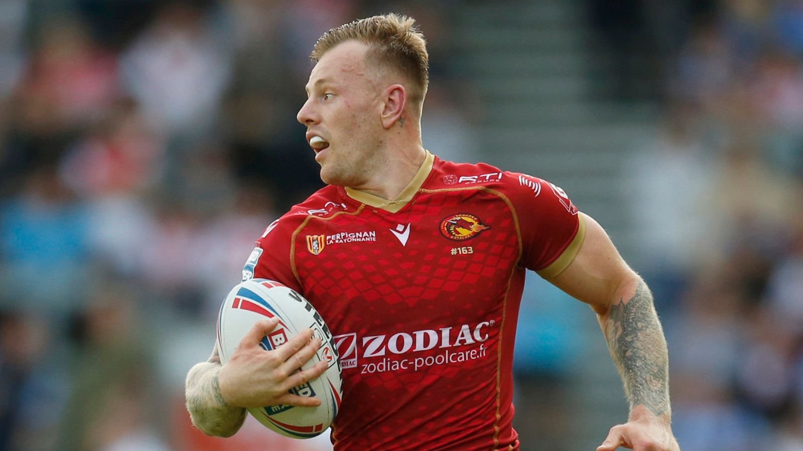 Catalans Dragons 42-0 Salford Red Devils: Dragons hammer Red Devils to remain top of Super League