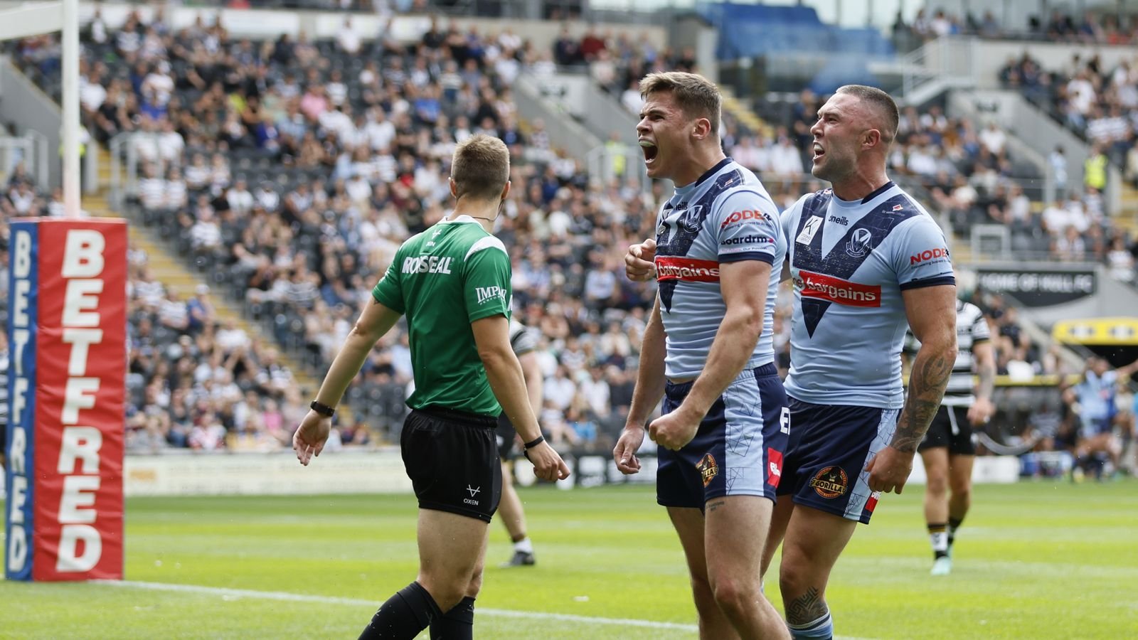 Salford 15-18 St Helens: Jack Welsby scores match-winning try in comeback win against Red Devils