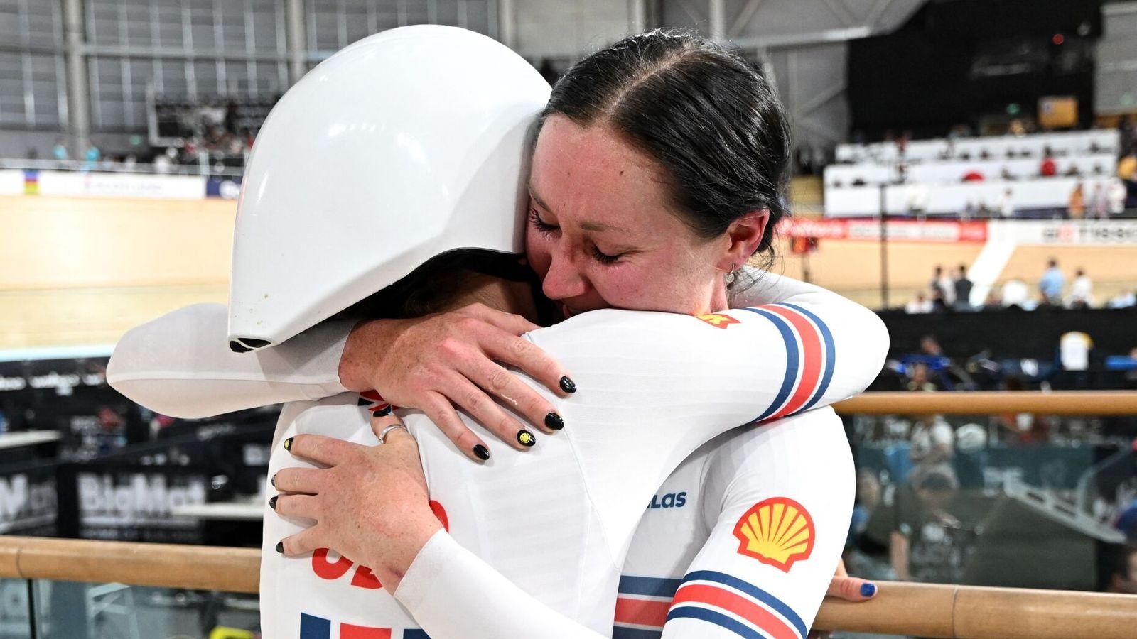 Katie Archibald emotional after helping Great Britain to women's team pursuit gold at World Cycling Championships