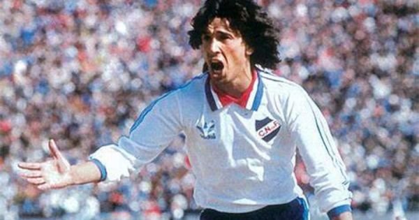 Uruguayan football legend takes his own life