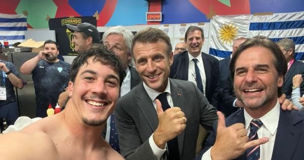 Presidents of Uruguay, France meet for Rugby World Cup match