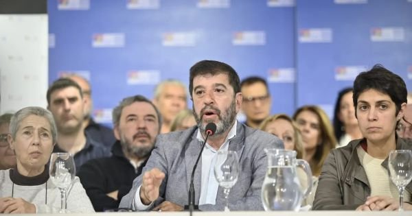 Uruguayan political crisis: Opposition demands accountability amid passport scandal