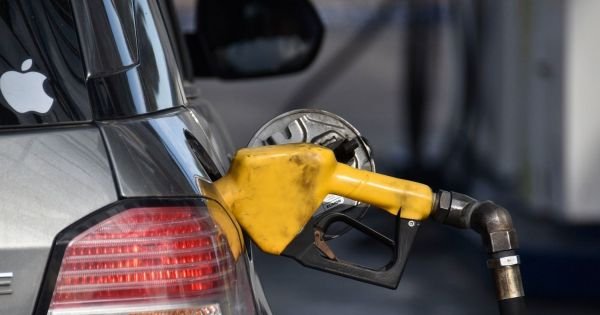 Uruguayan minister speaks of not widespread fuel shortage
