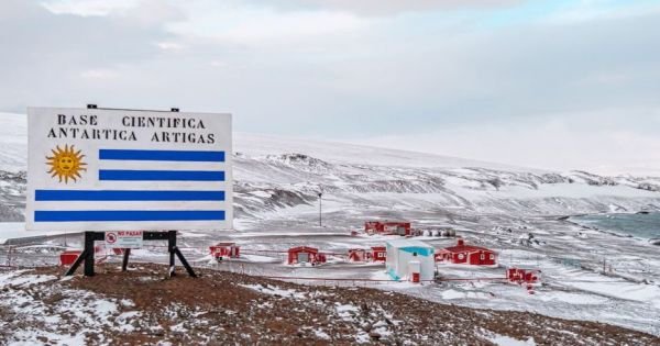 Uruguayan president postpones Antarctica trip due to bad weather