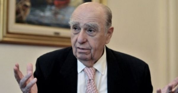 Uruguay: Renewal begins as Sanguinetti steps down from Colorado Party leadership